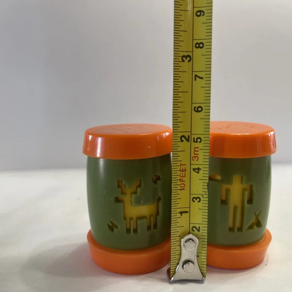St Labre Indian School Montana Native American PLASTIC SALT AND PEPPER‎ SHAKERS